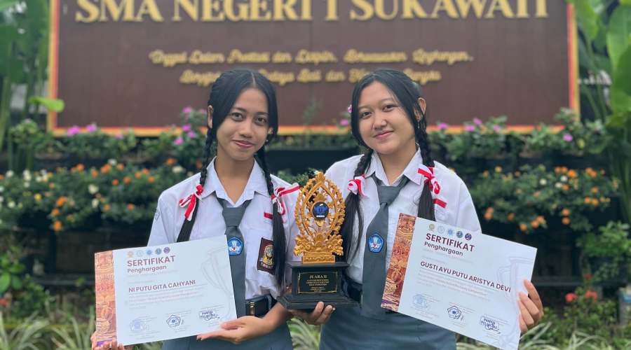 Gemilang, Dua Siswi Suksma Gaet Juara 2 Esai pada OSEC 2025