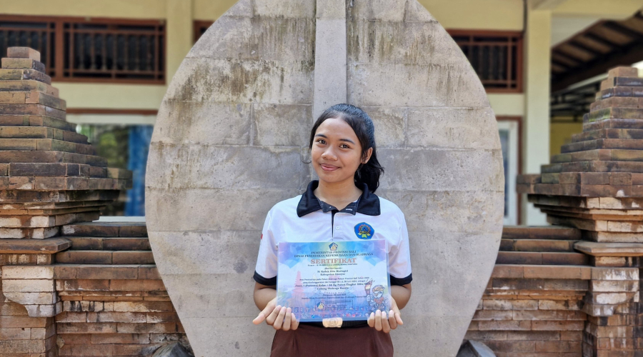 Bulatkan Tekad, Gita Berhasil Gaet Juara 1 Kumite +66 Kg Putri