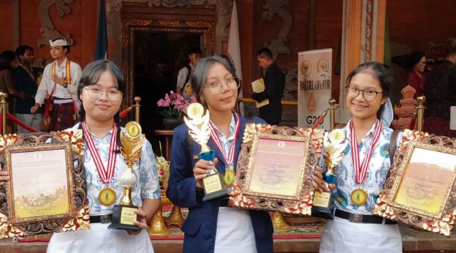Cetak Prestasi, Tiga Siswi Suksma Gaet Juara Olimpiade Agama Hindu